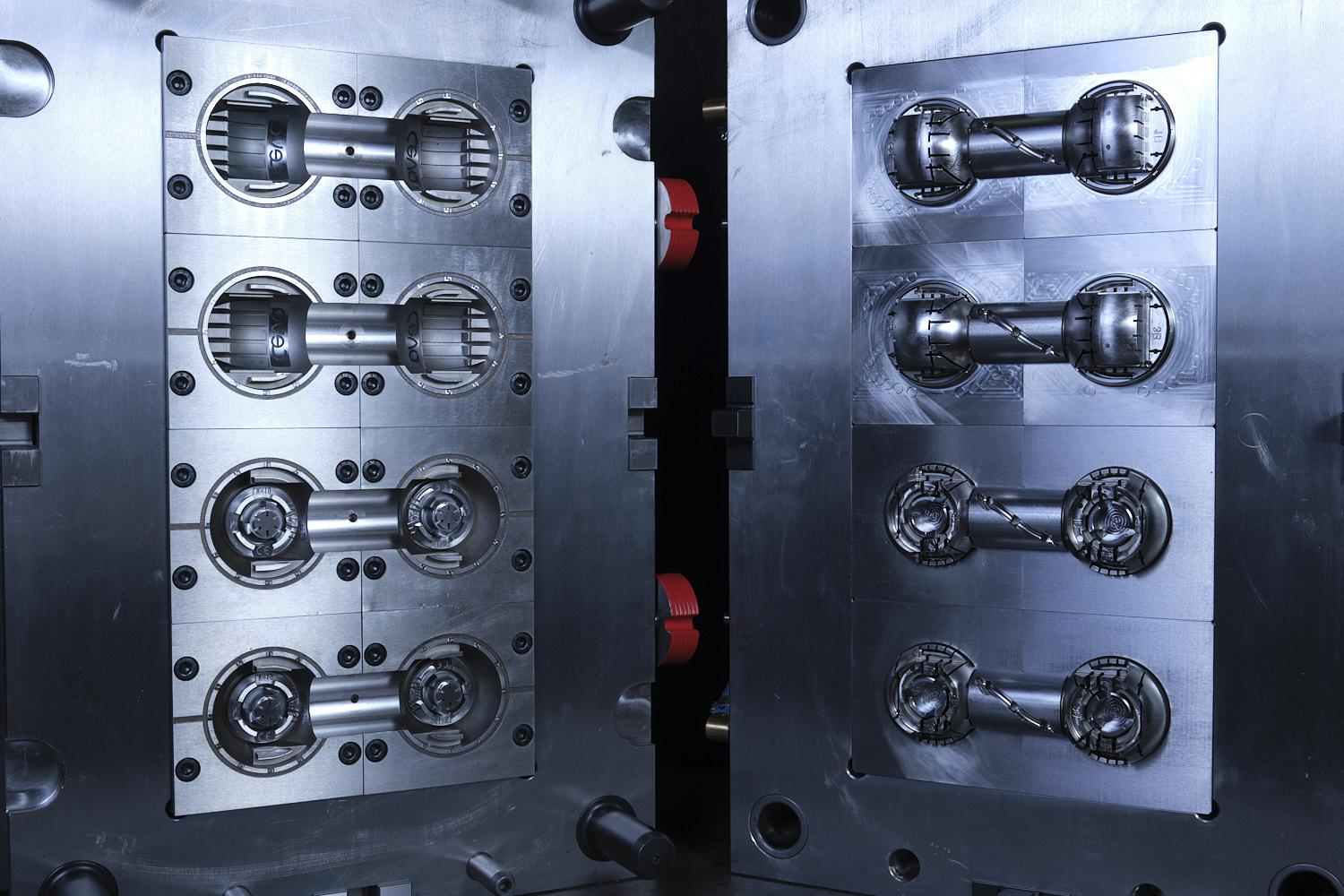 Low volume plastic injection moulding