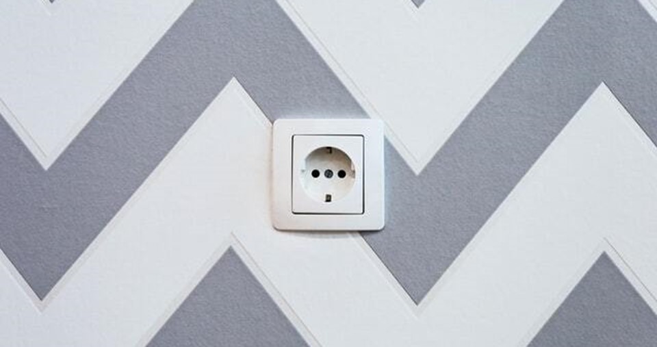 plastic-molding-for-electrical-components